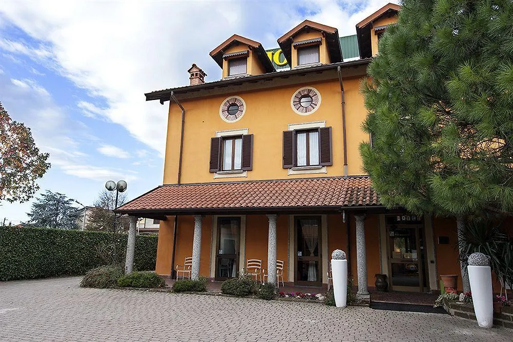 La Bergamina Hotel & Restaurant Arcore 4*,